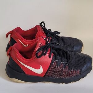 Nike Kyrie Flytrap 6 Boys Size 5.5Y Red Black Athletic Basketball Shoes Sneakers